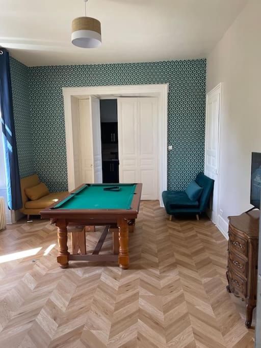 Appartement De Caractere Mirecourt Bagian luar foto